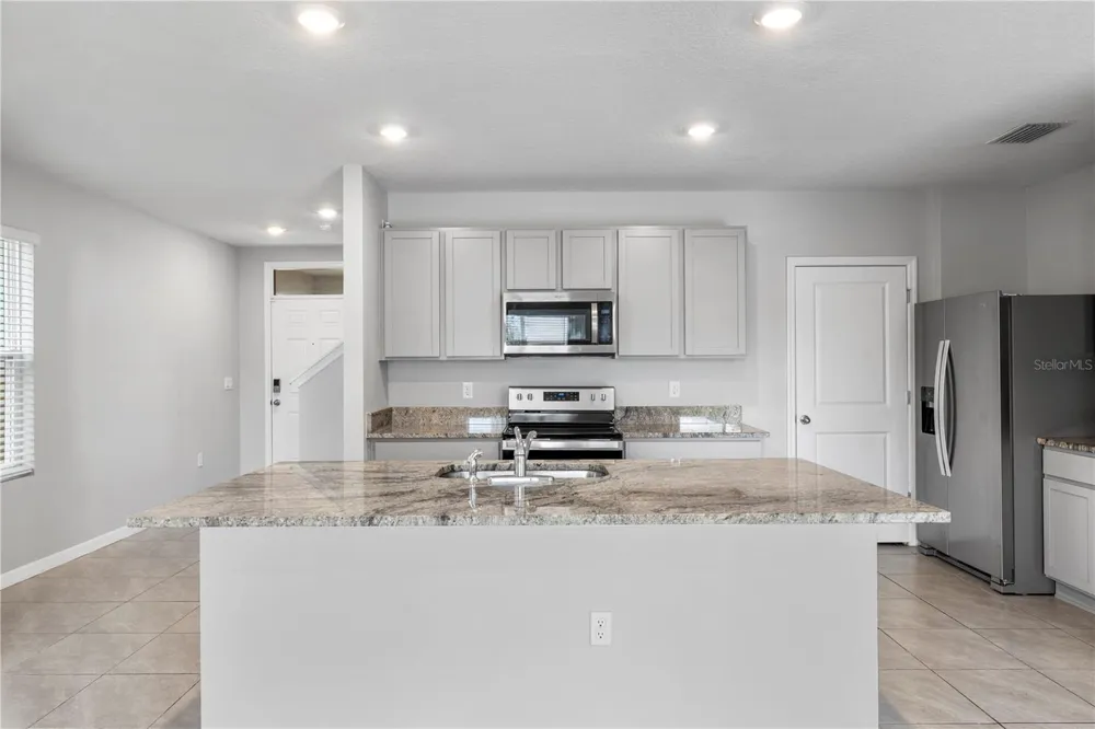 9294 FORGE BREEZE LOOP Wesley Chapel, FL 33545