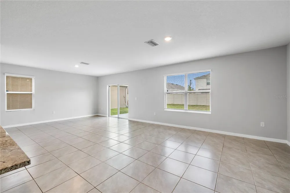 9294 FORGE BREEZE LOOP Wesley Chapel, FL 33545