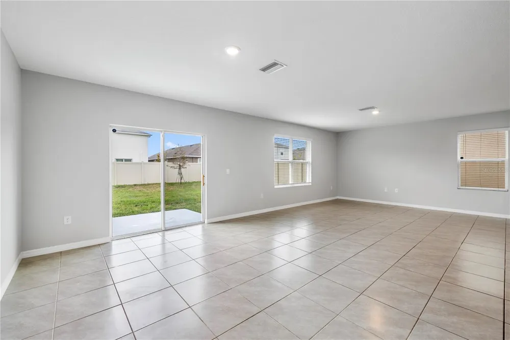 9294 FORGE BREEZE LOOP Wesley Chapel, FL 33545