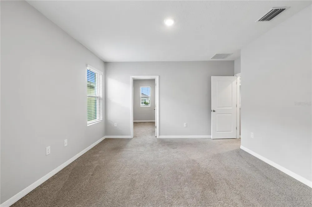 9294 FORGE BREEZE LOOP Wesley Chapel, FL 33545