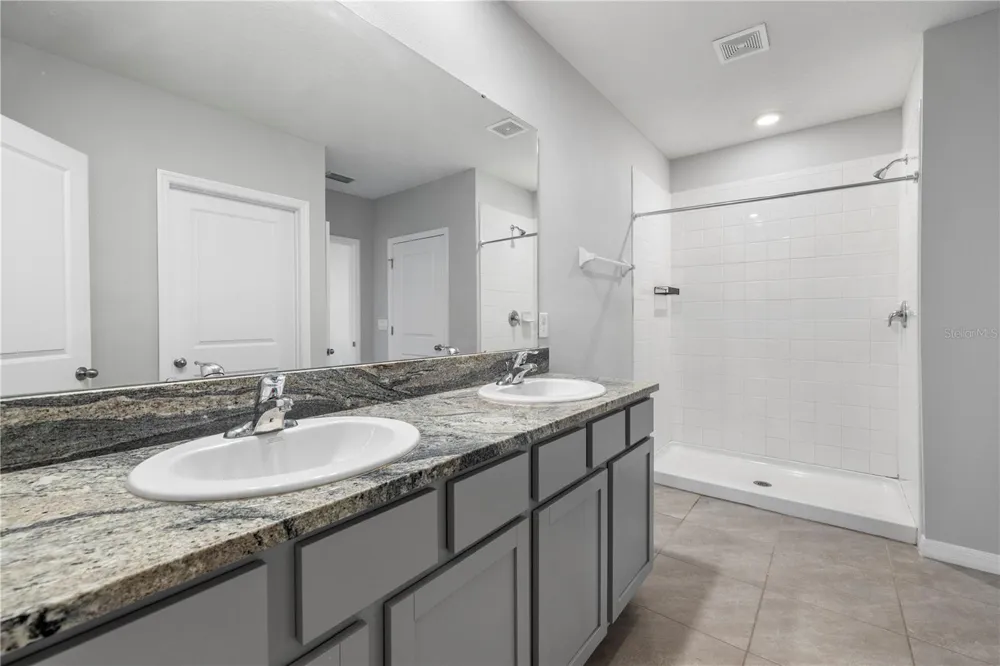 9294 FORGE BREEZE LOOP Wesley Chapel, FL 33545