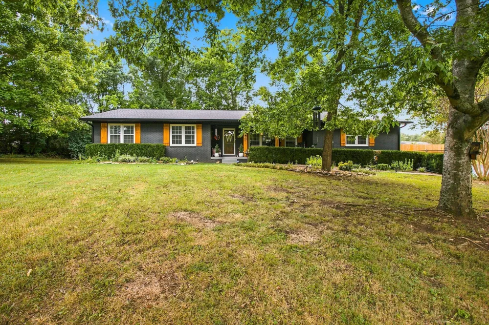 1000 Cheryl Dr Lewisburg, TN 37091