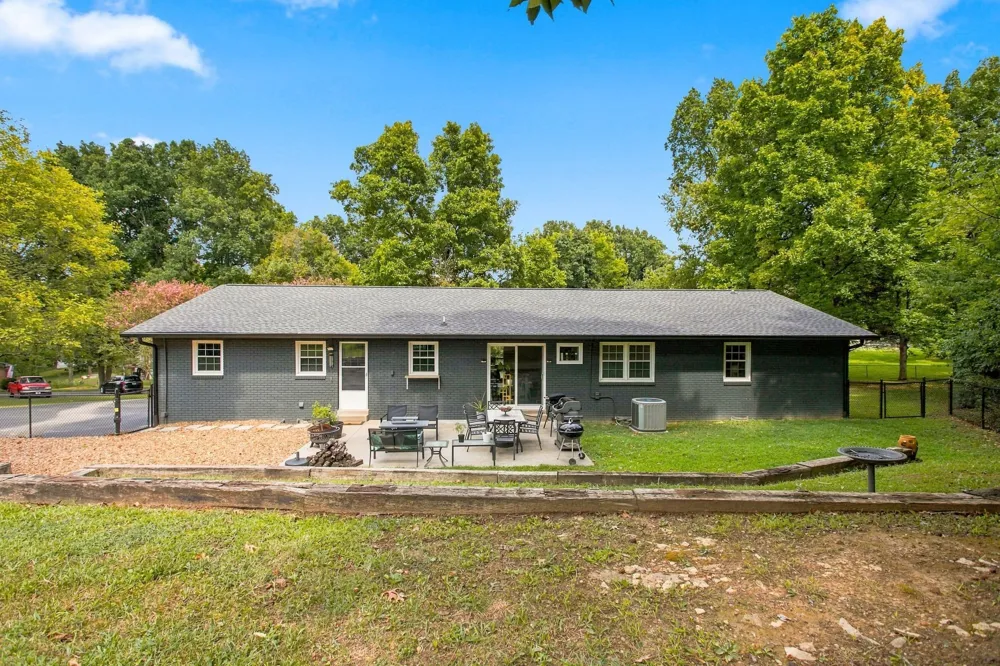 1000 Cheryl Dr Lewisburg, TN 37091