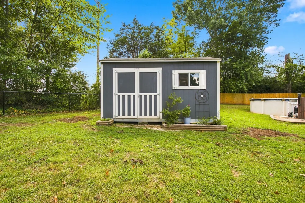 1000 Cheryl Dr Lewisburg, TN 37091