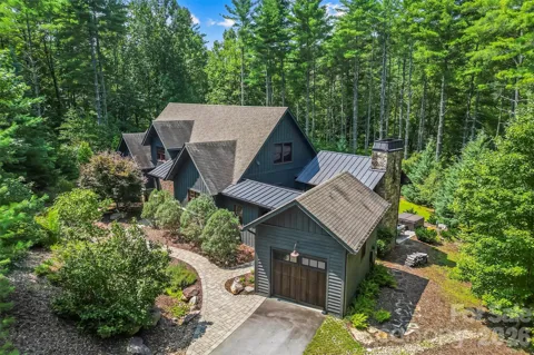 3201 Donahue Drive