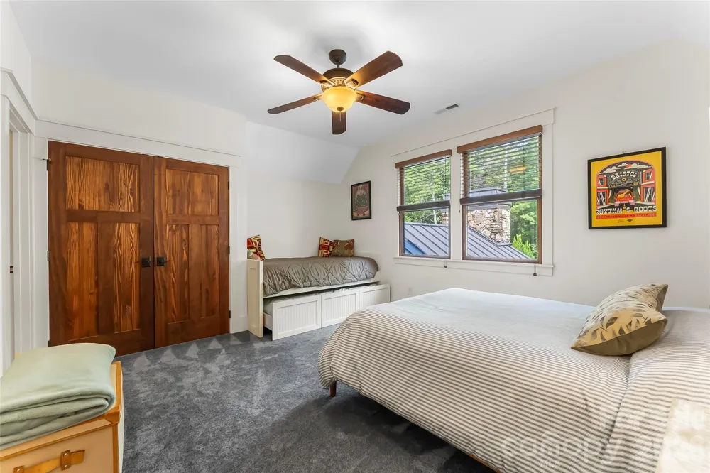 3201 Donahue Drive Nebo, NC 28761