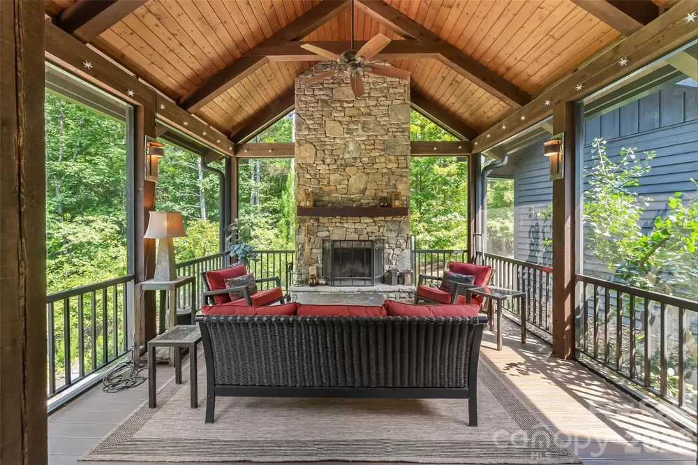 3201 Donahue Drive Nebo, NC 28761