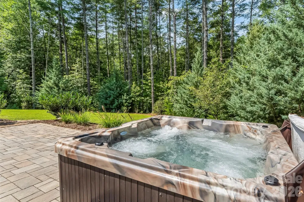 3201 Donahue Drive Nebo, NC 28761