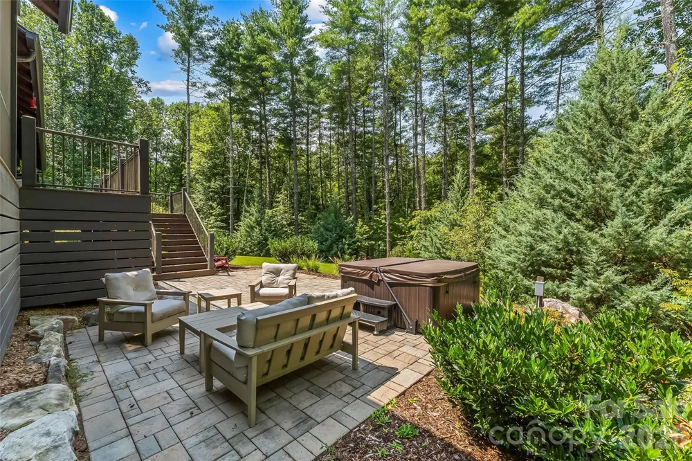 3201 Donahue Drive Nebo, NC 28761