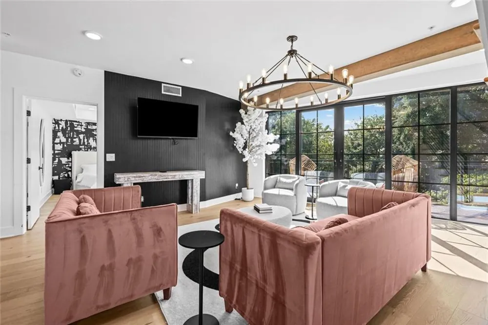 346 Peters Street SW #301 Atlanta, GA 30313
