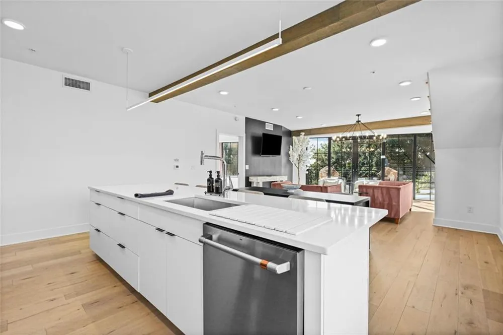 346 Peters Street SW #301 Atlanta, GA 30313