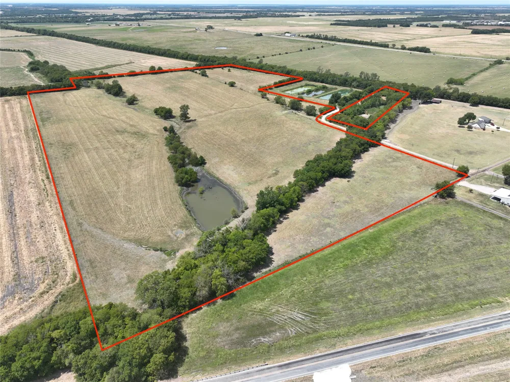 COUNTY ROAD 26701 Petty, TX 75470
