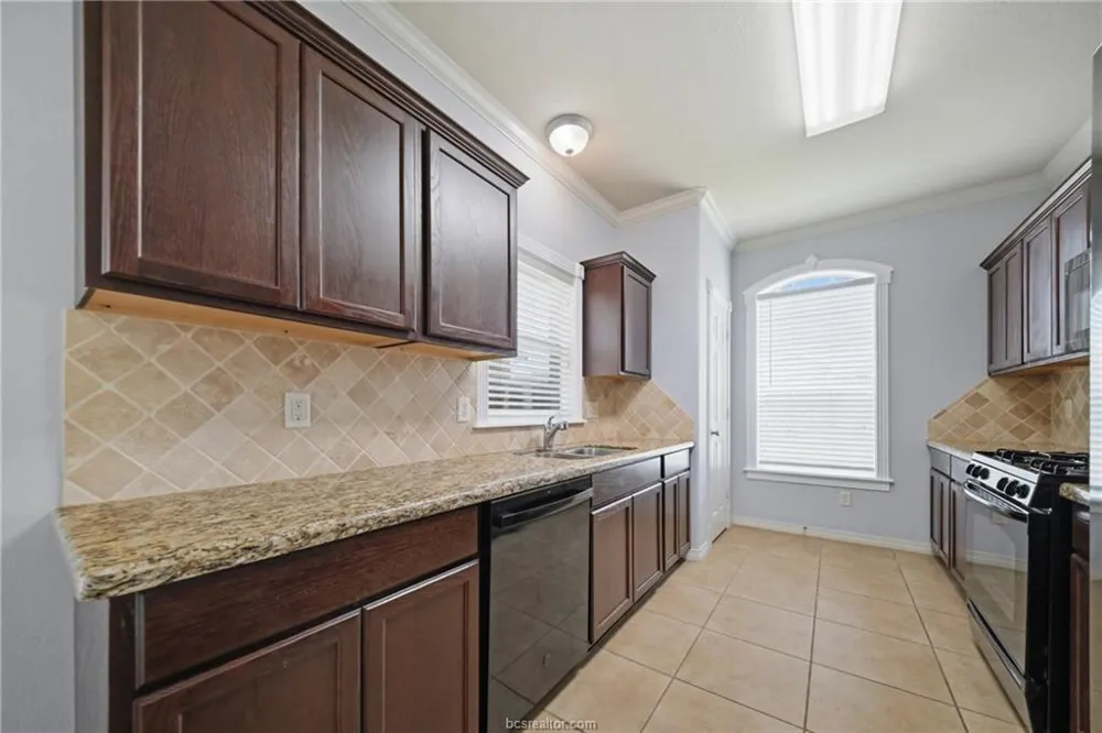 6915 Appomattox Drive College Station, TX 77845