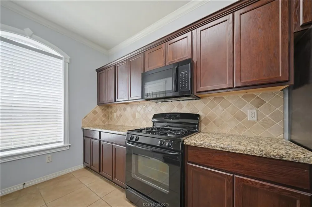 6915 Appomattox Drive College Station, TX 77845