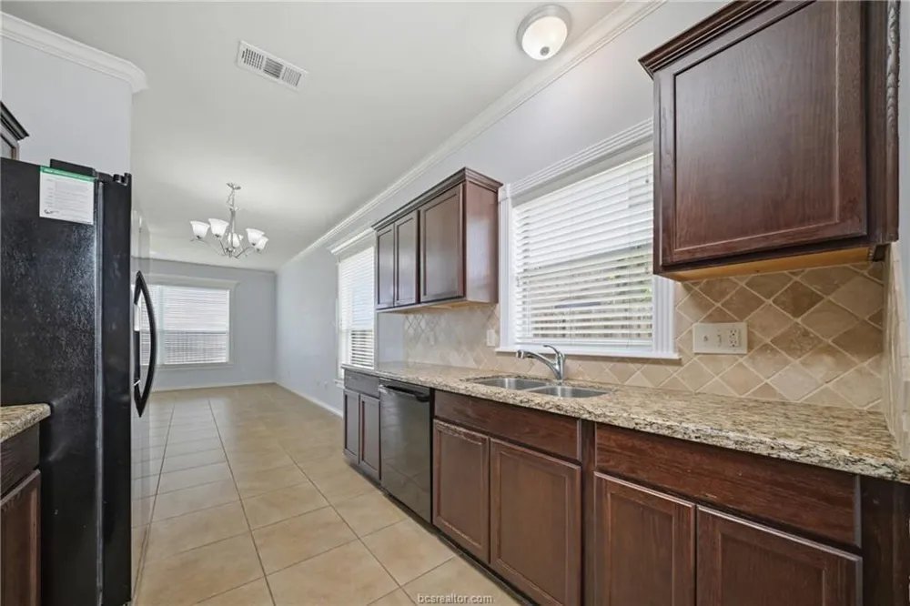 6915 Appomattox Drive College Station, TX 77845