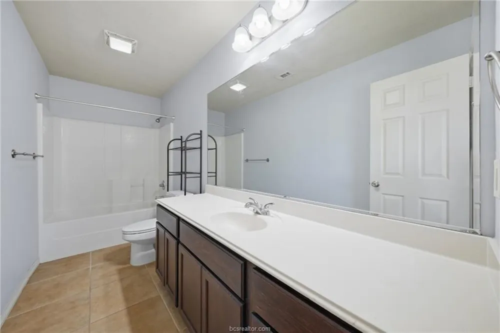 6915 Appomattox Drive College Station, TX 77845