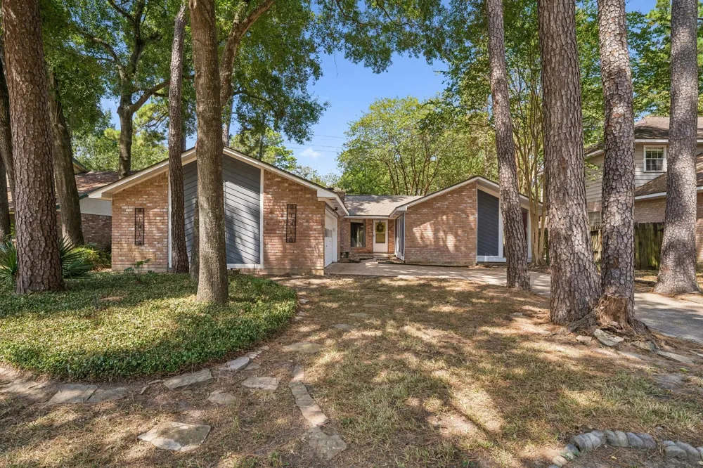 15119 Willow Branch Drive Houston, TX 77070