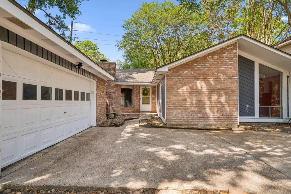 15119 Willow Branch Drive Houston, TX 77070