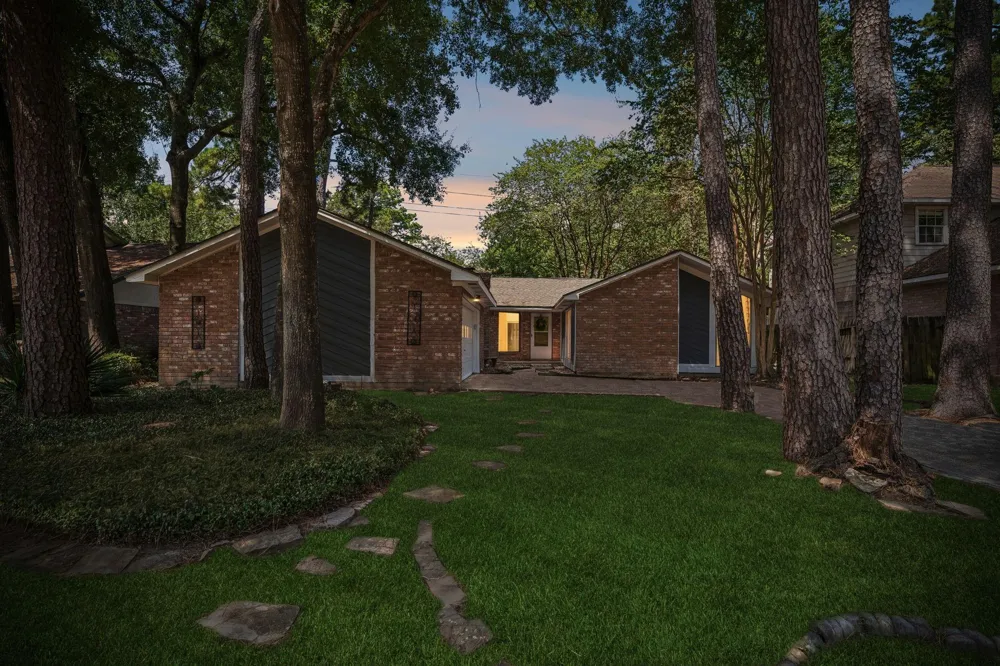 15119 Willow Branch Drive Houston, TX 77070