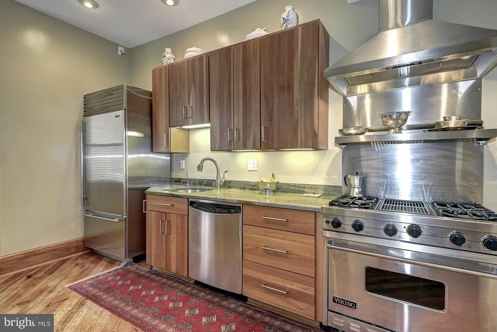 2712 P NW #A Washington, DC 20007