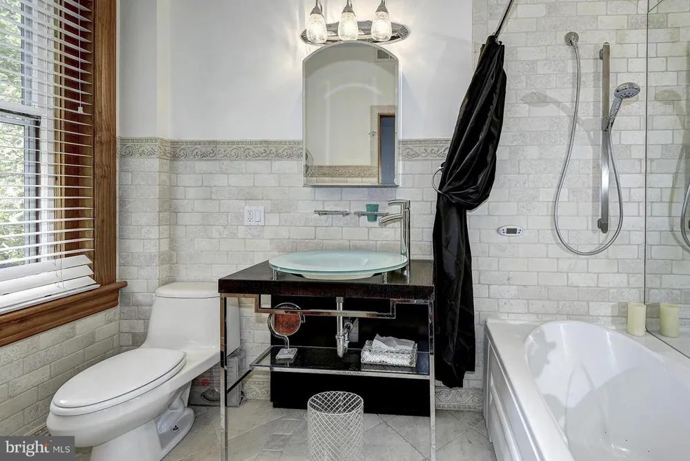 2712 P NW #A Washington, DC 20007