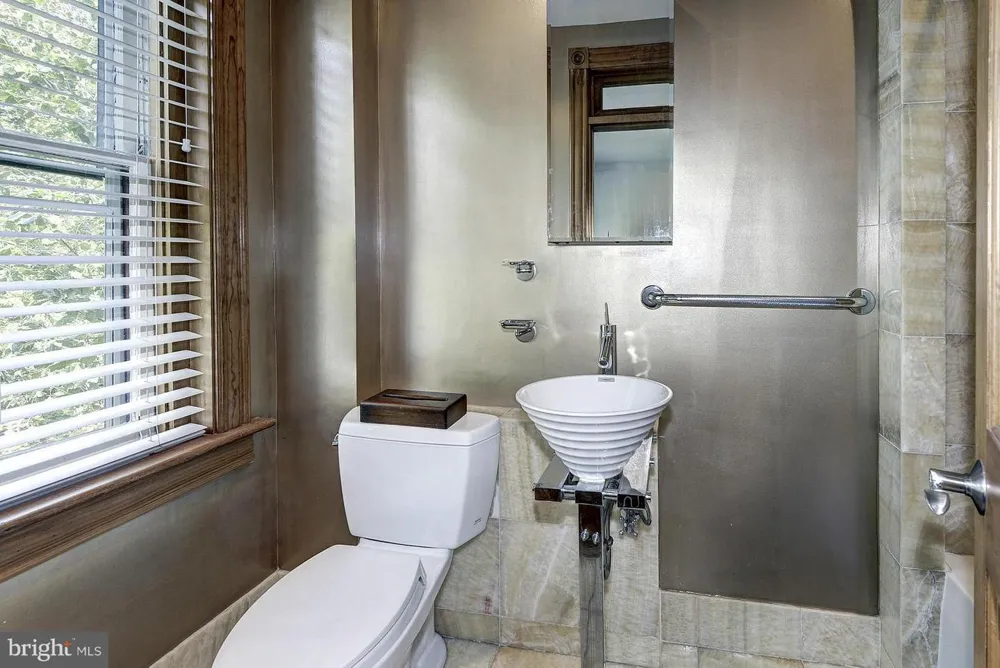 2712 P NW #A Washington, DC 20007