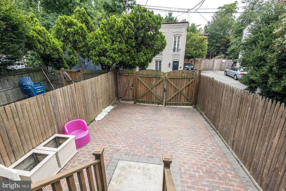 2712 P NW #A Washington, DC 20007