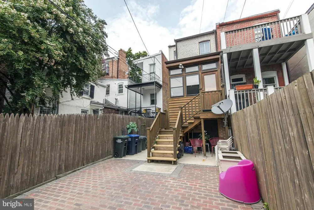 2712 P NW #A Washington, DC 20007
