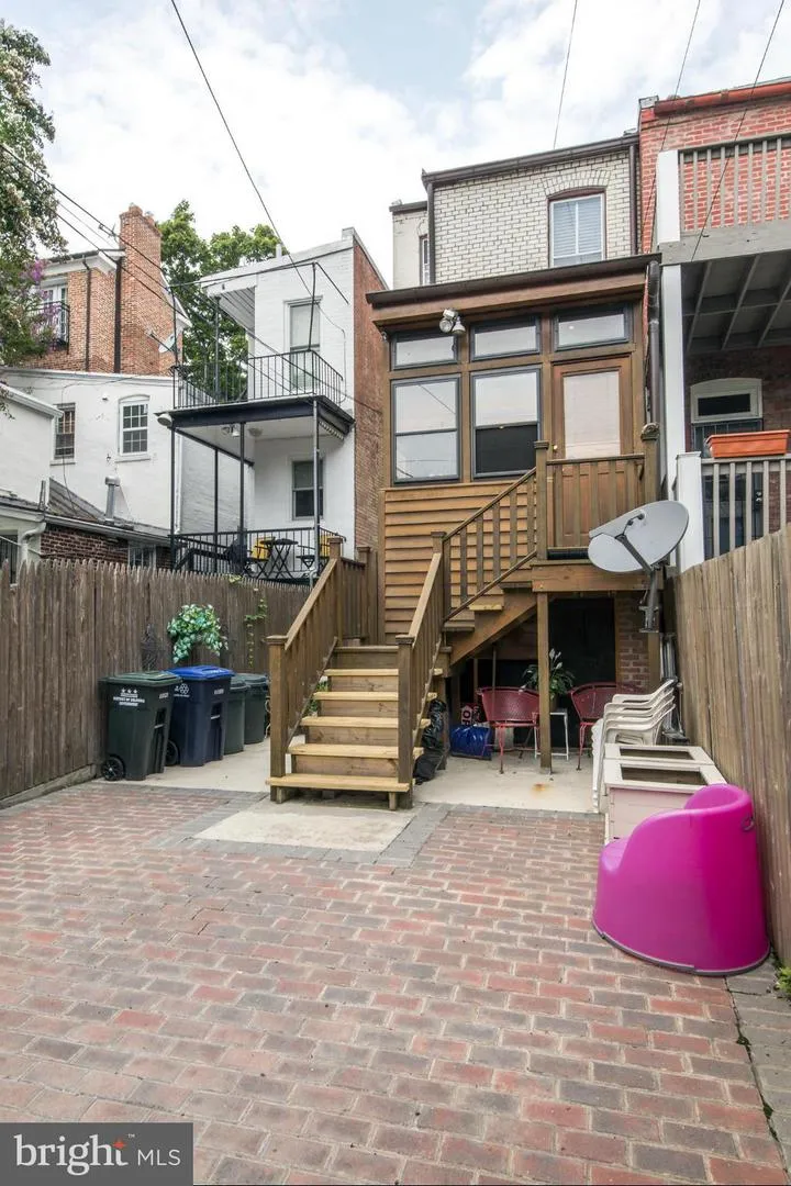 2712 P NW #A Washington, DC 20007