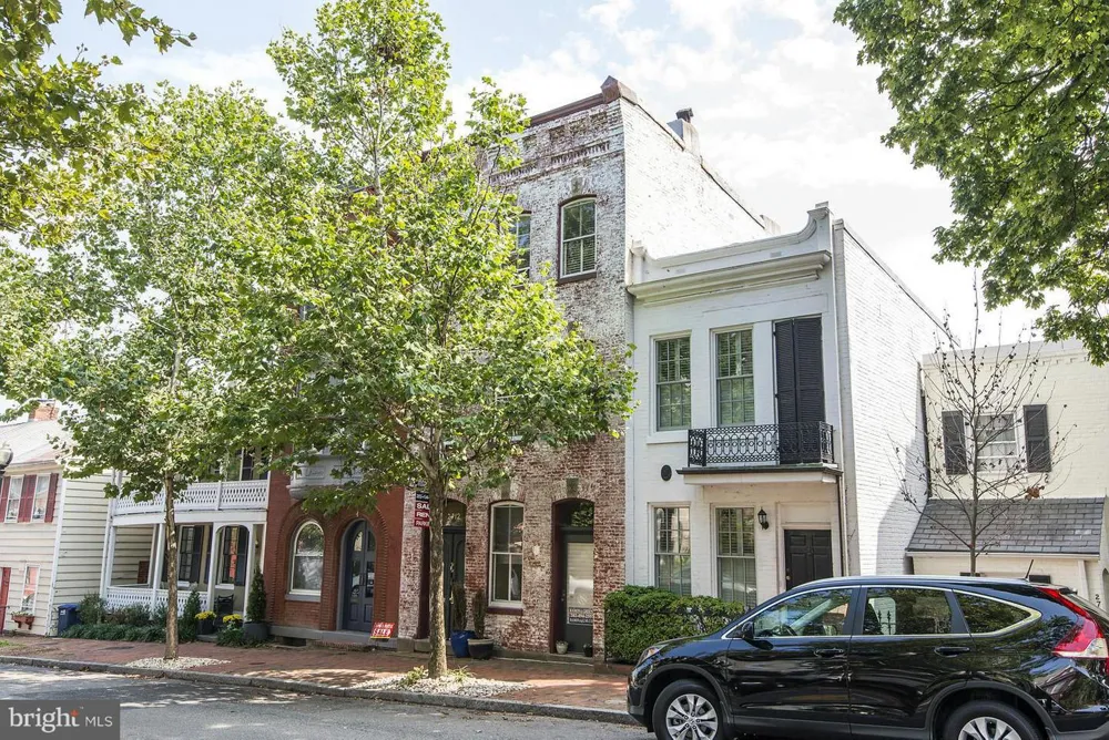 2712 P NW #A Washington, DC 20007