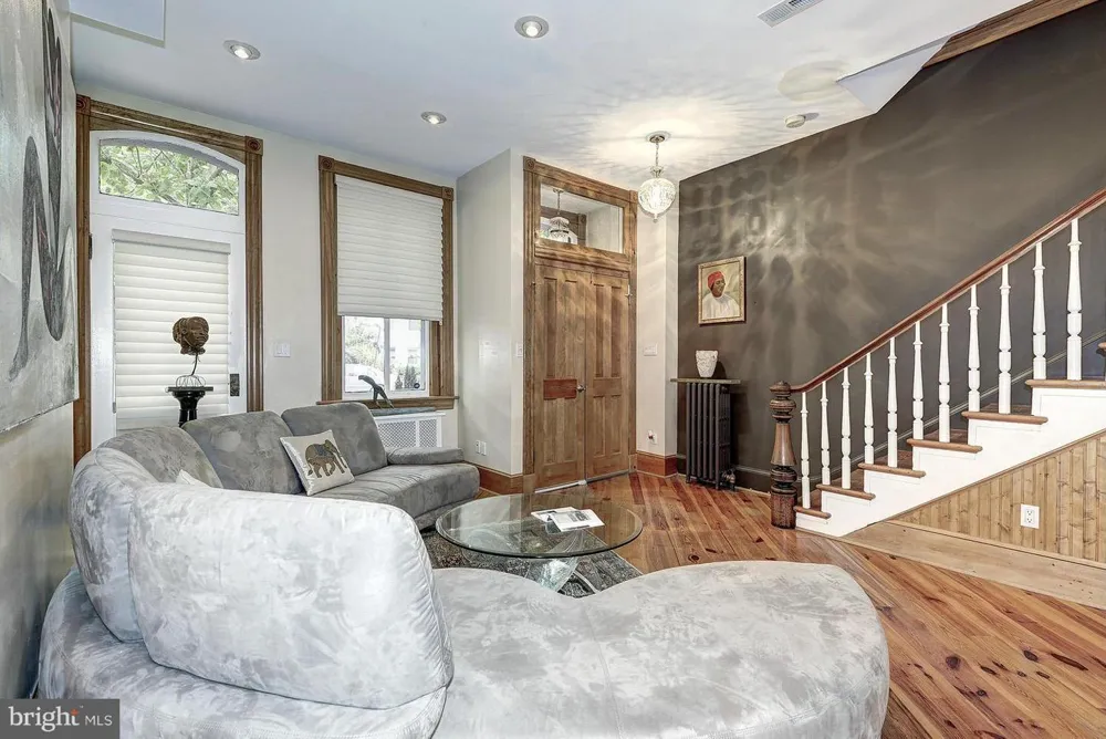 2712 P NW #A Washington, DC 20007