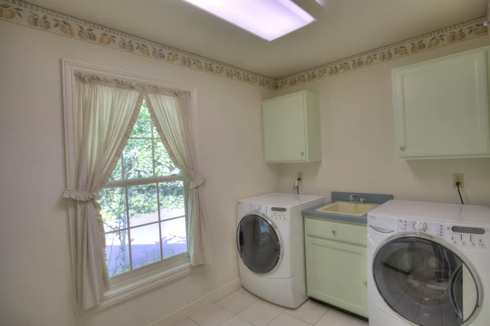 4890 Mill Run Jackson, MI 49201