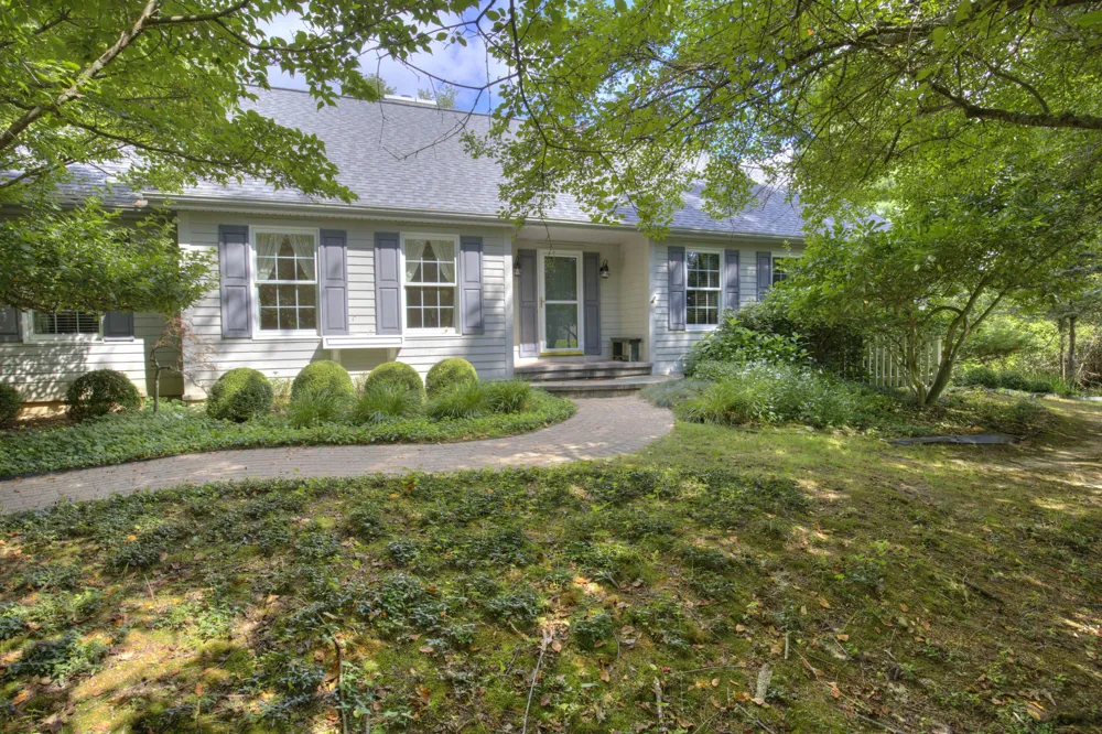 4890 Mill Run Jackson, MI 49201