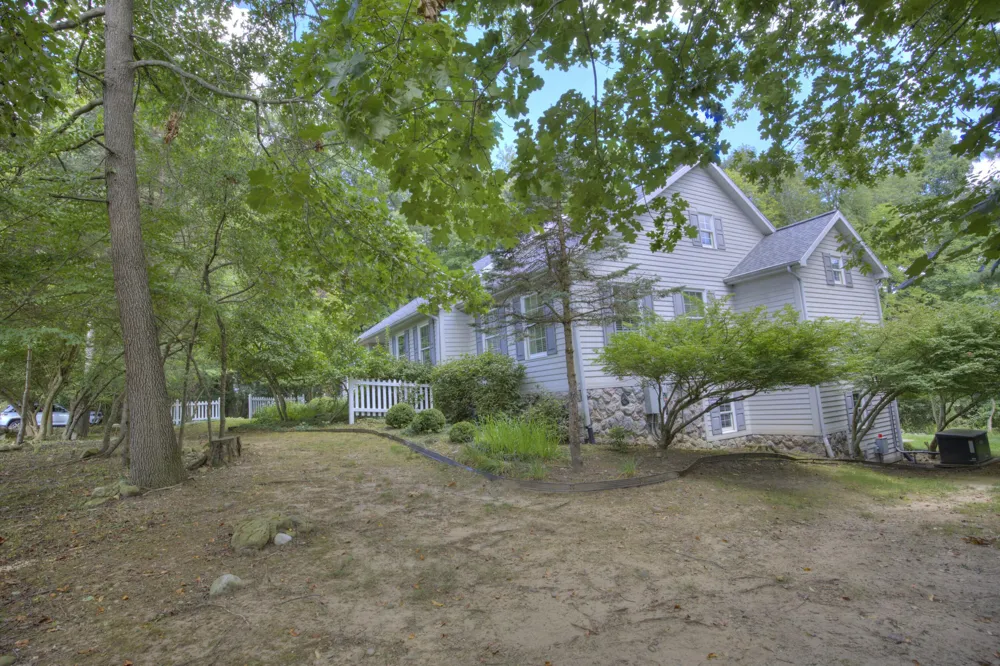 4890 Mill Run Jackson, MI 49201