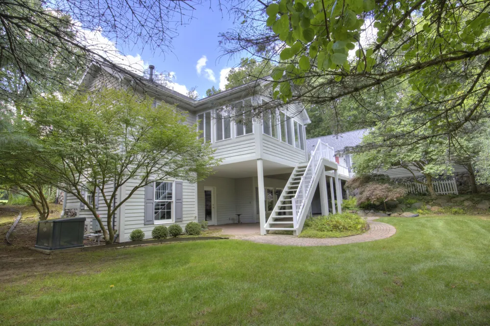 4890 Mill Run Jackson, MI 49201