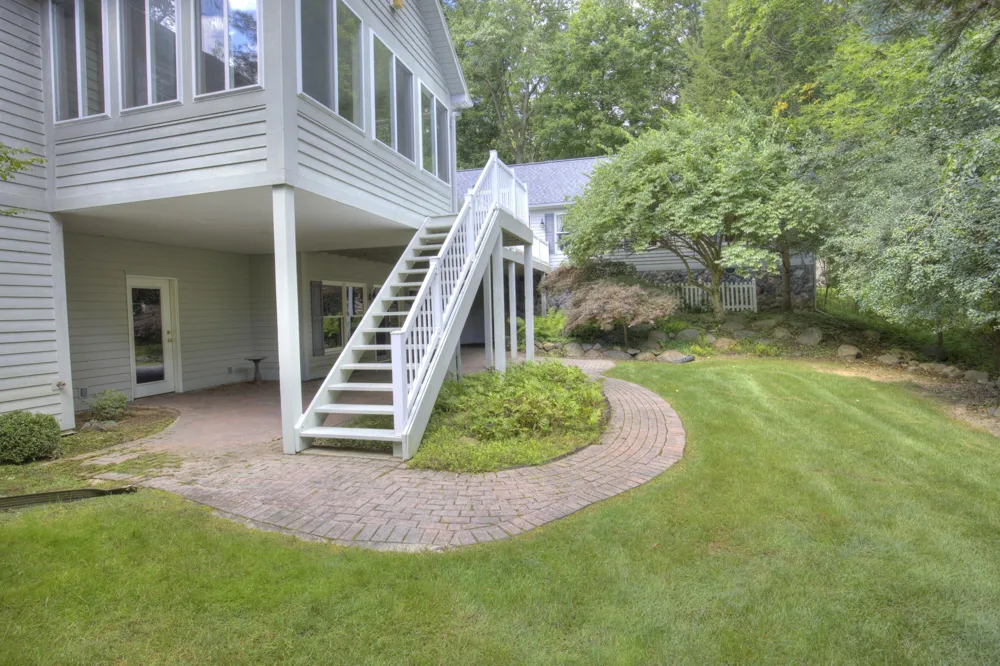 4890 Mill Run Jackson, MI 49201