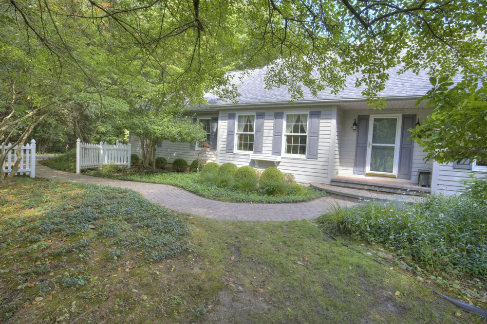 4890 Mill Run Jackson, MI 49201