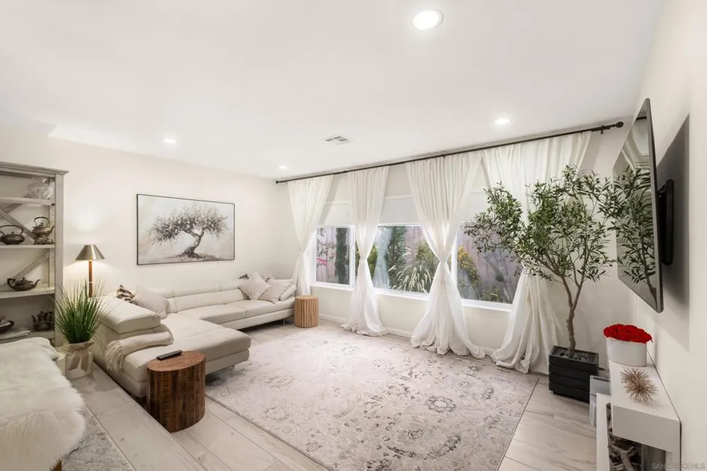 9140 Inverness Santee, CA 92071