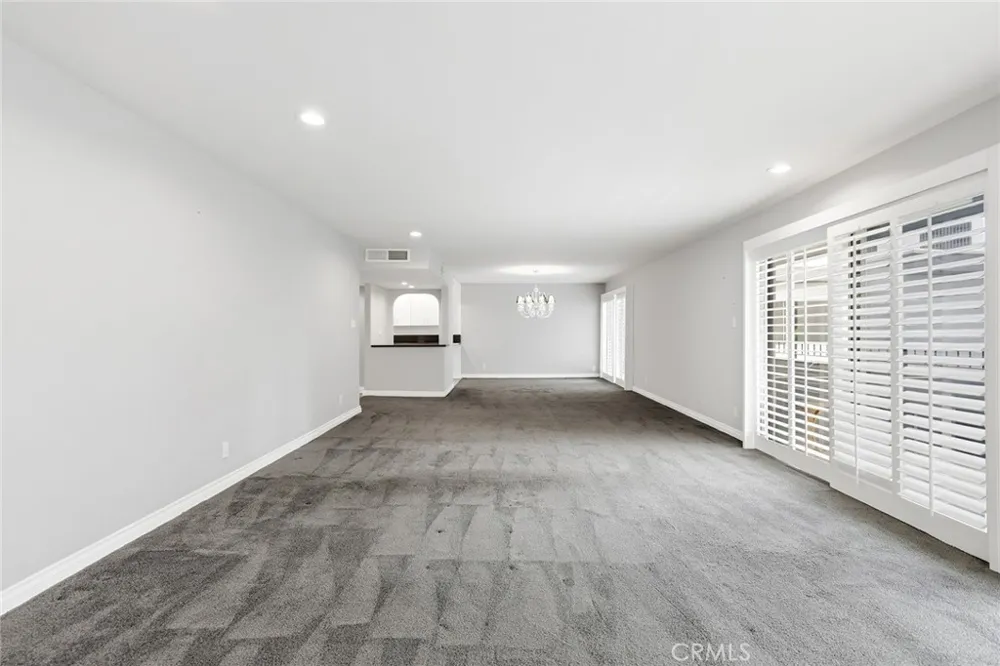 16012 Moorpark #302A Encino, CA 91436