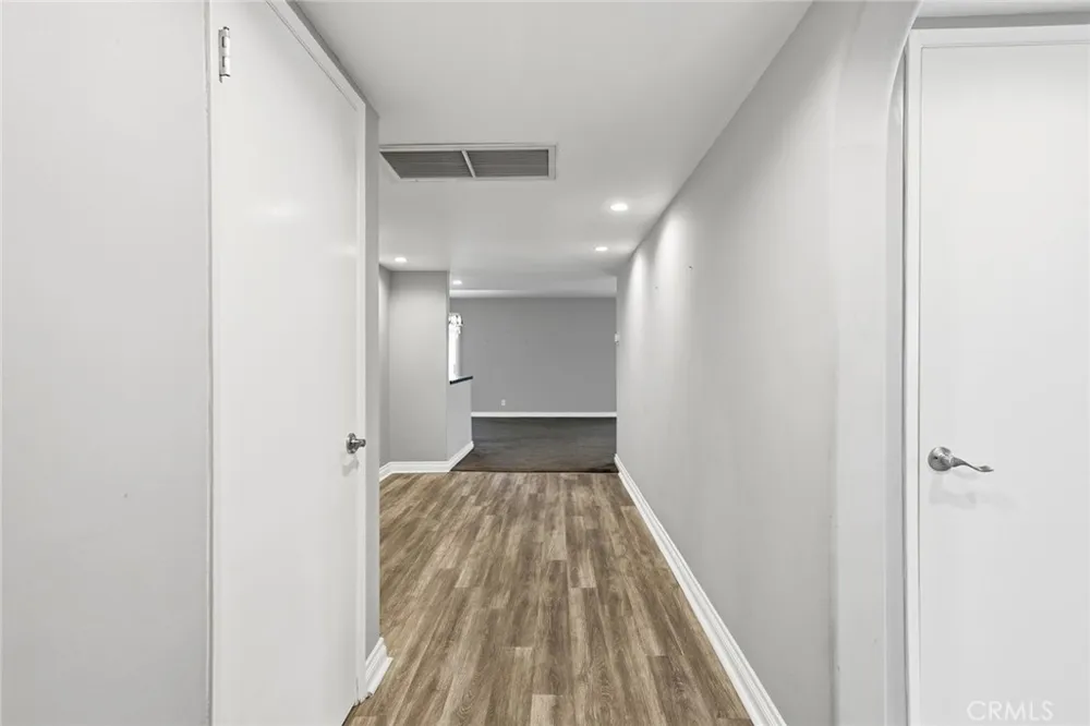 16012 Moorpark #302A Encino, CA 91436
