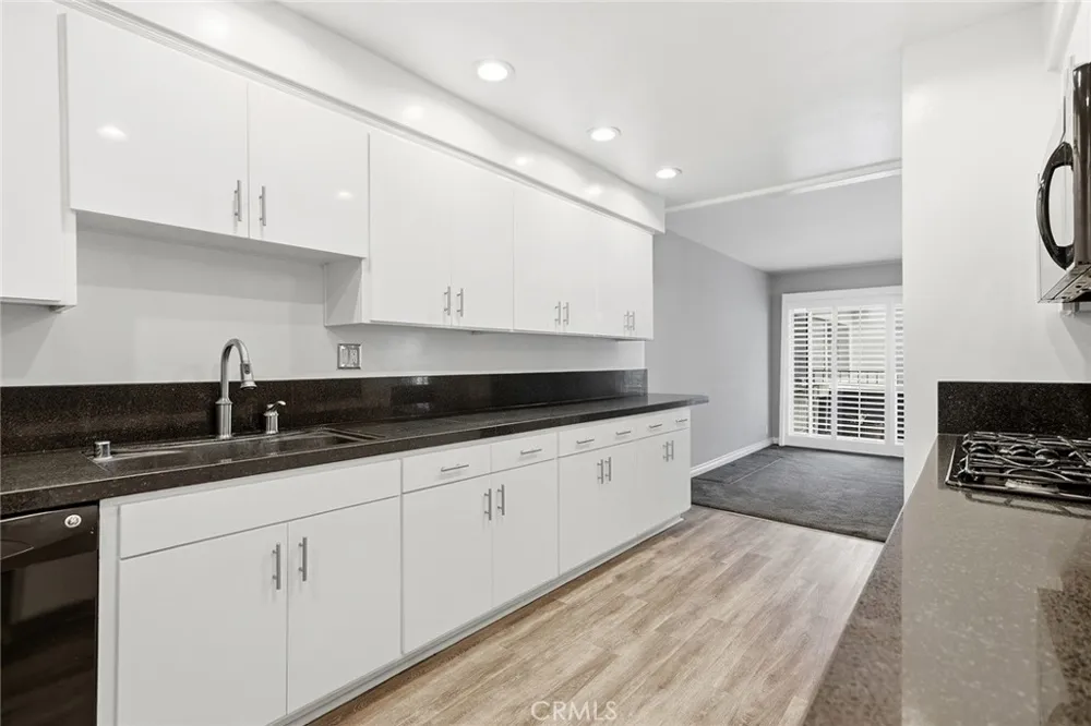 16012 Moorpark #302A Encino, CA 91436