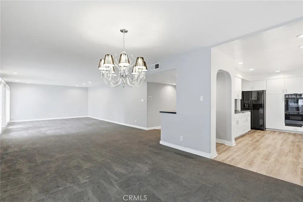 16012 Moorpark #302A Encino, CA 91436