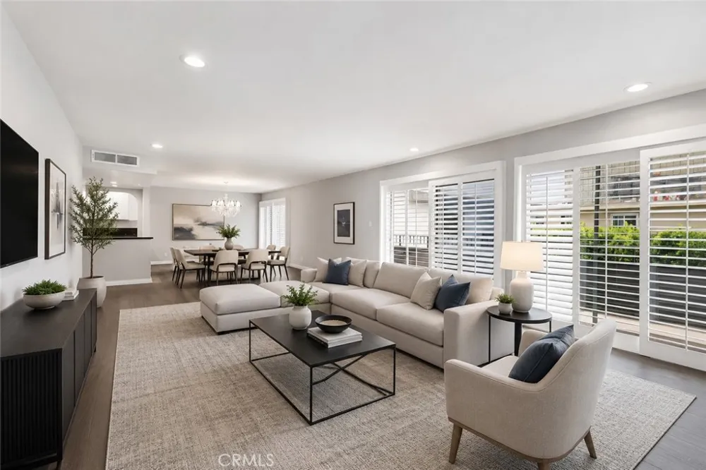 16012 Moorpark #302A Encino, CA 91436