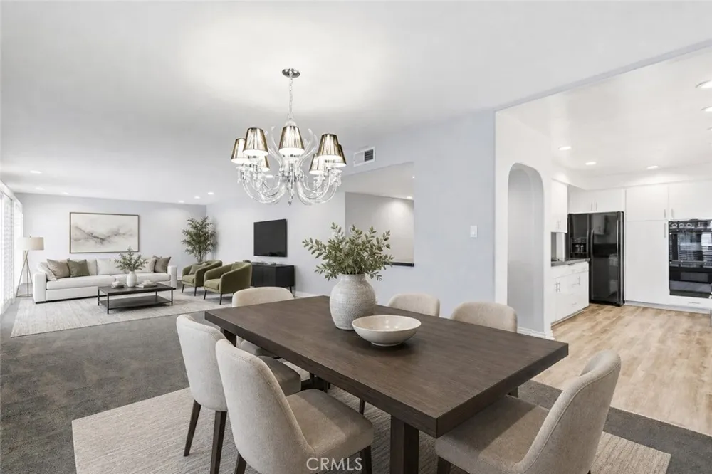 16012 Moorpark #302A Encino, CA 91436