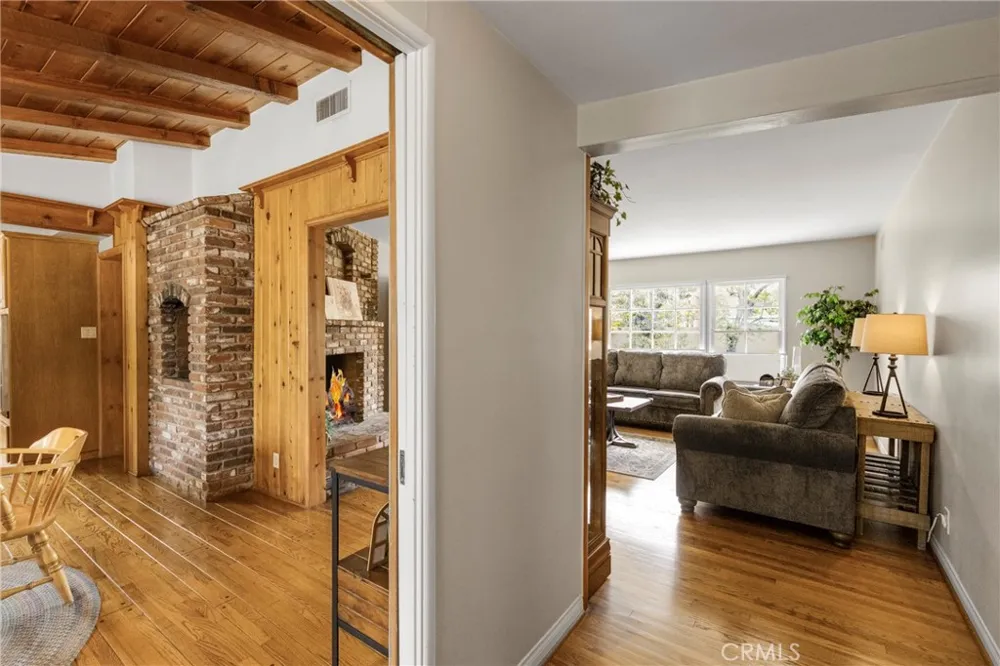 16846 Minnehaha Street Granada Hills, CA 91344