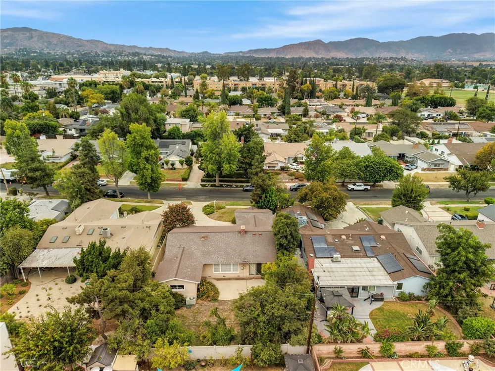 16846 Minnehaha Street Granada Hills, CA 91344