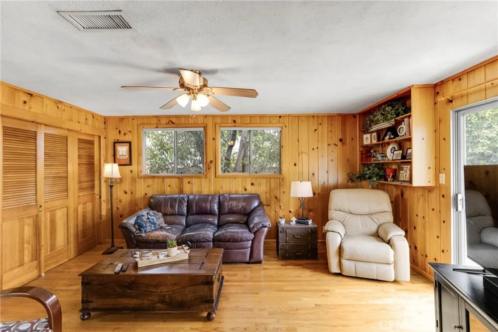 16846 Minnehaha Street Granada Hills, CA 91344
