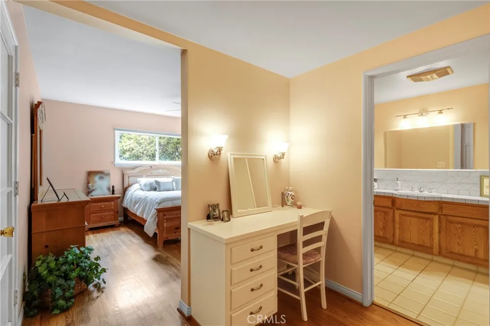 16846 Minnehaha Street Granada Hills, CA 91344