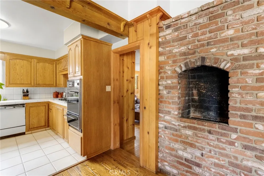 16846 Minnehaha Street Granada Hills, CA 91344