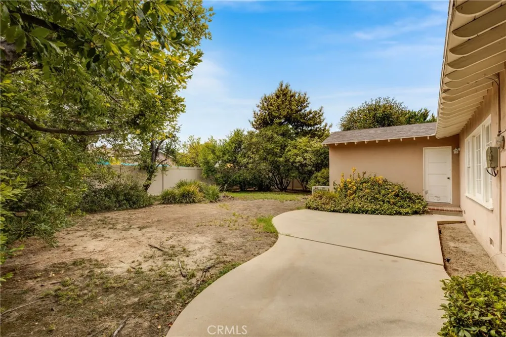 16846 Minnehaha Street Granada Hills, CA 91344